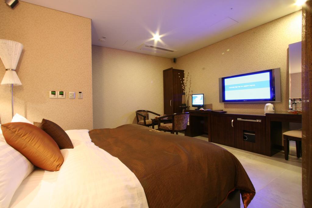 Wiz Hotel Phadzsu Kültér fotó