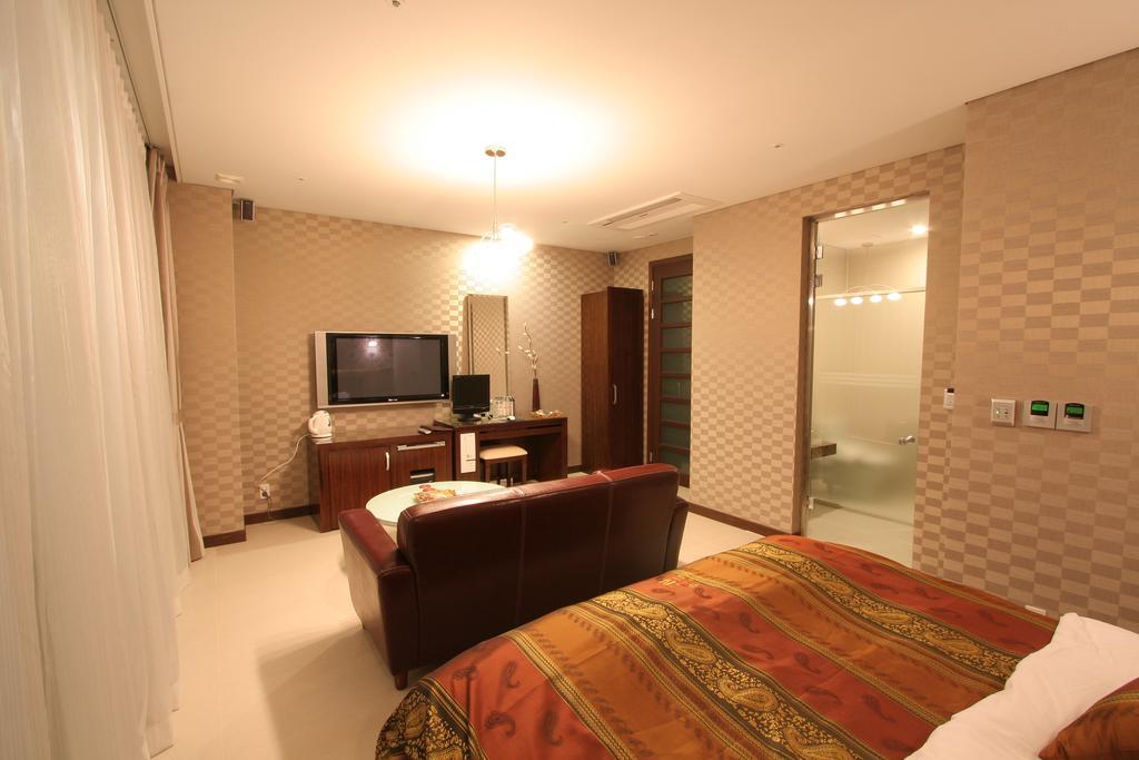 Wiz Hotel Phadzsu Kültér fotó