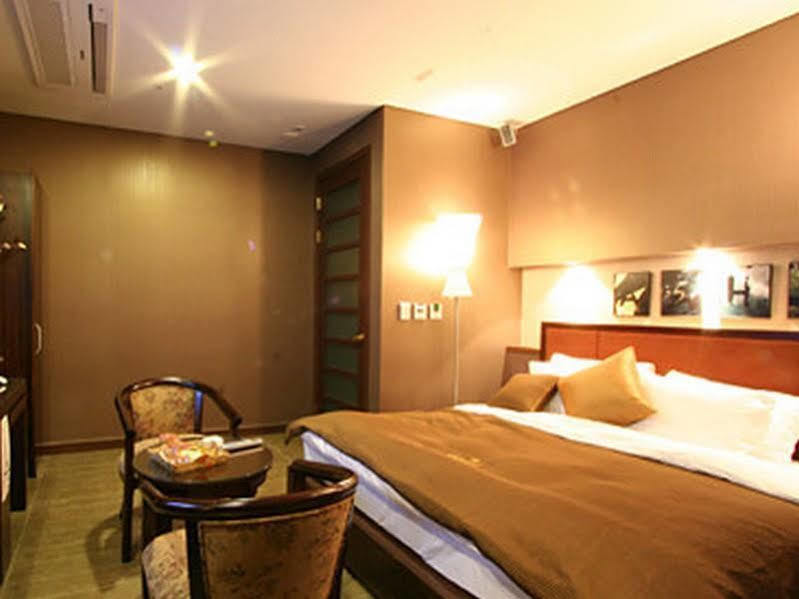 Wiz Hotel Phadzsu Kültér fotó