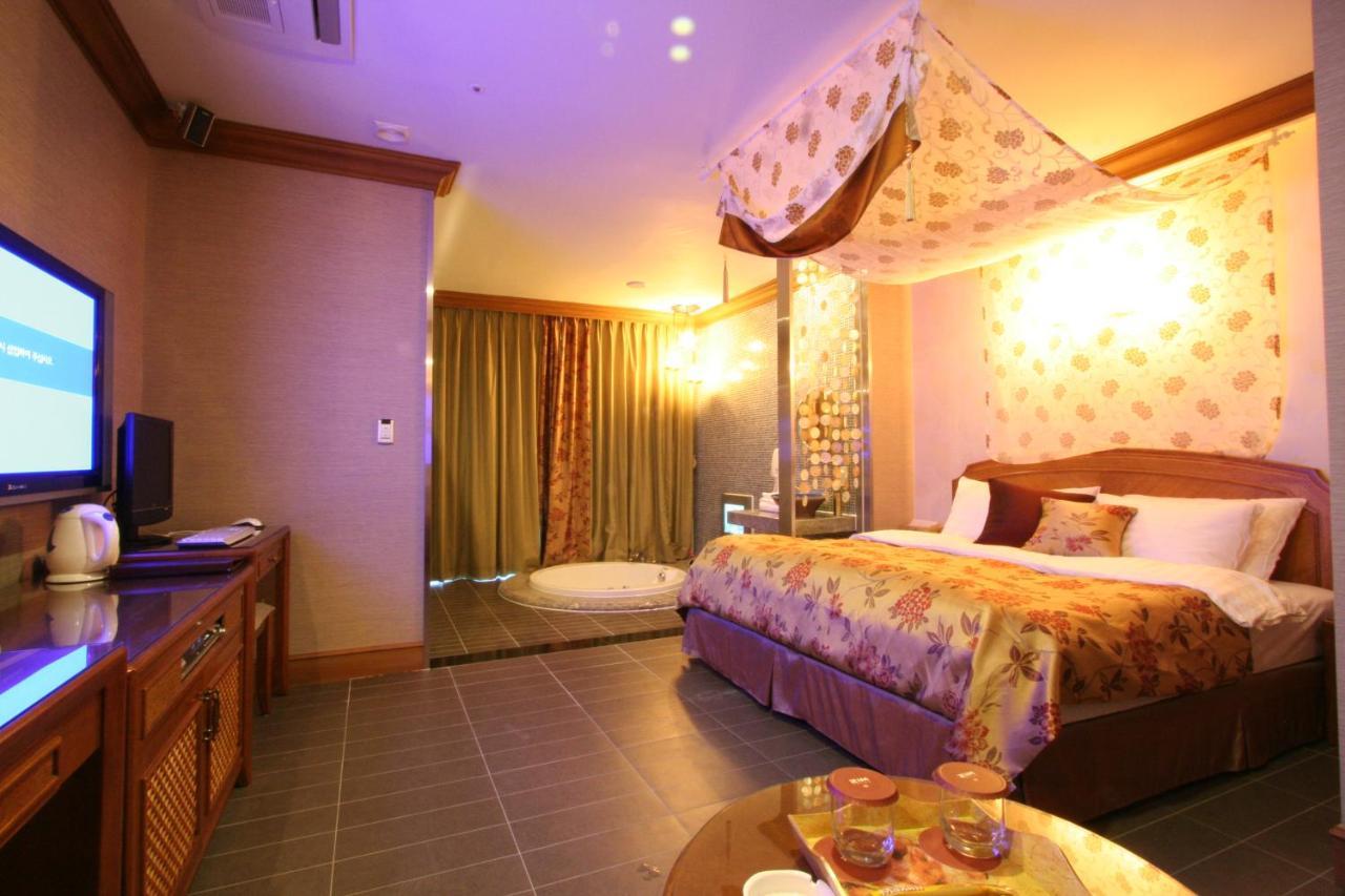 Wiz Hotel Phadzsu Kültér fotó